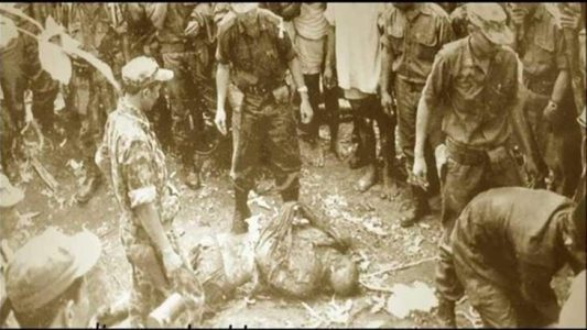 Evakuasi Jenazah Pahlawan Revolusi. (Ist)