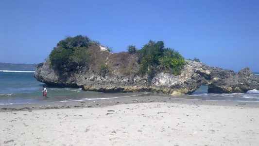 Pantai Marosi. (Foto: tonnyrambadeta682010063.blogspot.com)