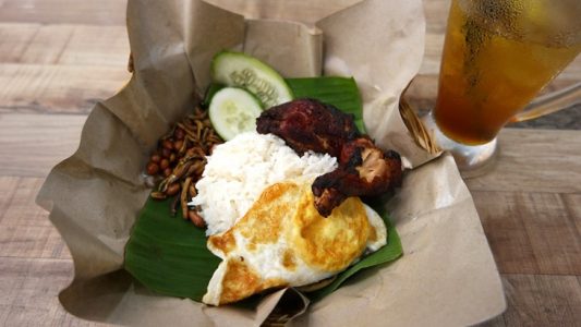 Nasi lemak (Sumber: Pixabay/multifacetedgirl)