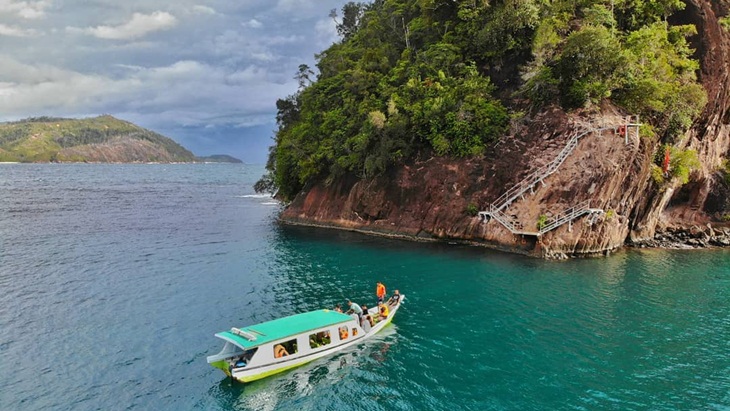 Tiga Kegiatan di Kawasan Wisata Mandeh yang Bikin Kamu Betah