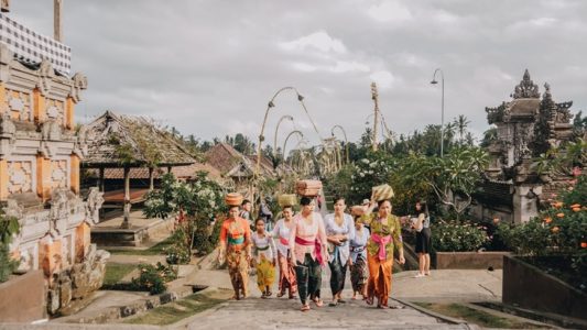 Dikenal sebagai desa tebersih di Bali. (foto: unsplash/Ruben Hutabarat)