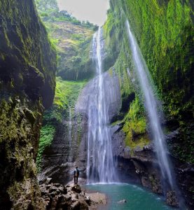 Air Terjun Madakaripura (Sumber: Instagram/rachmatarif_)