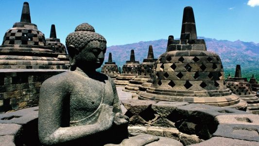 Candi Borobudur. (Foto: natumirian.wordpress.com)