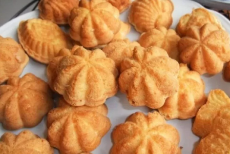Bolu yang renyah di luar, lembut di dalam. (Foto: resepnusantara.id)