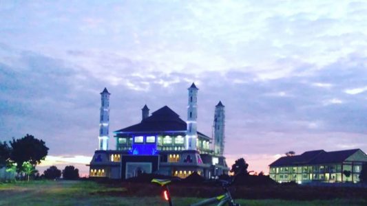 Masjid Gede Cilodong, Purwakarta. (Foto: instagram@nedizun)