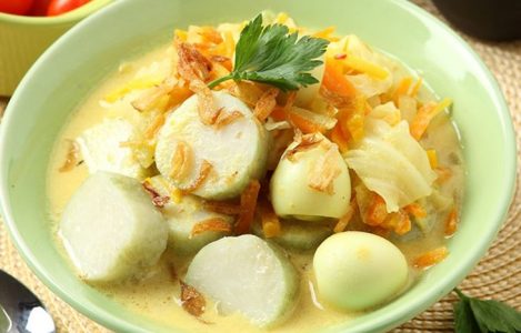 Lontong sayur. (Foto: sajiansedap.grid.id)