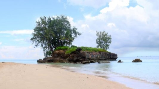 Pantai Batu Kora. (Foto: istimewa)