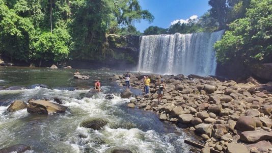 Air Terjun Riam Meresap (Instagram/rizkychandramei)