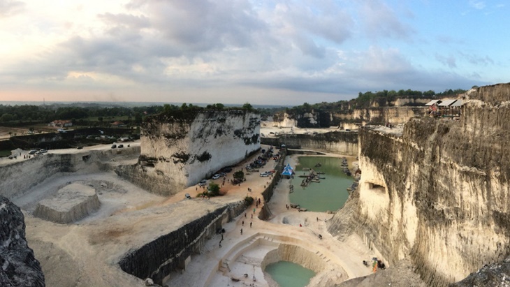 Melongok Pesona Bukit Kapur Jaddih