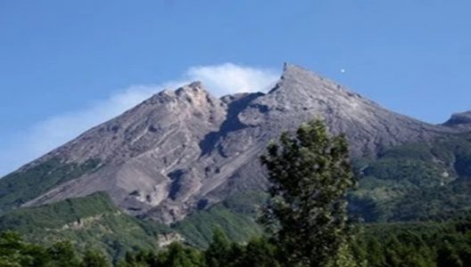 kawah dan kubah gunung merapi