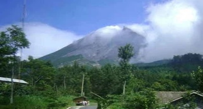 Nikmati Pesona Kawah Gunung Merapi dari Deles Indah