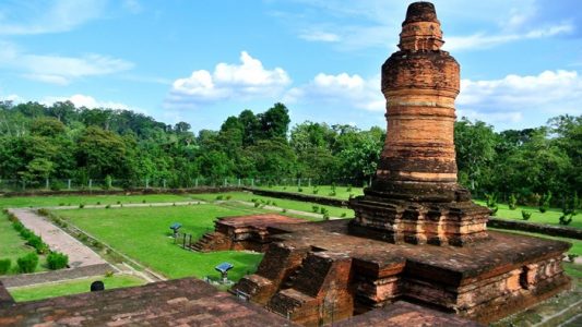 candi muara takus di kampar