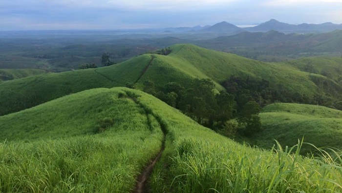 Bukit Telang, Pesona Panorama Latar Teletubbies dari Pelaihari Tanah Laut