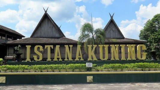 istana kuning