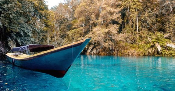 danau labuan cermin