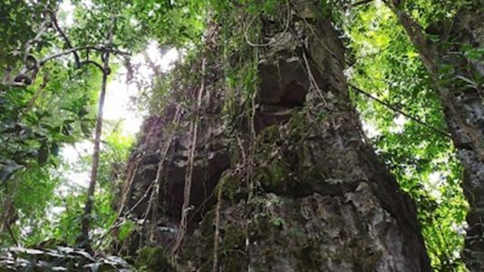 kesan mistik di batu tumpuk