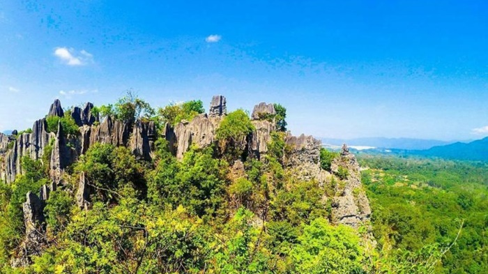 Taman Batu Bukit Sembinai, Destinasi Khusus Buat Kamu yang Bernyali