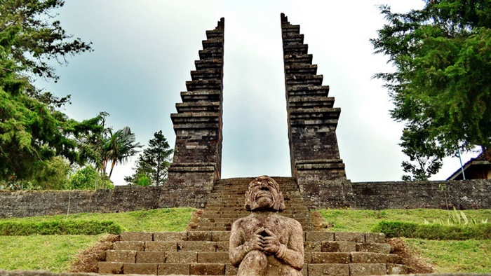 Memahami Candi Cetho Warisan Terakhir Kerajaan Majapahit