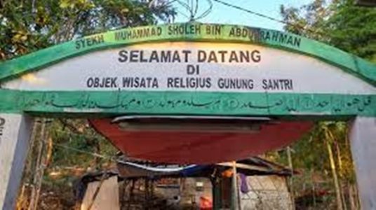 gunung santri