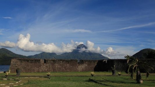 sisi dalam benteng kalamata