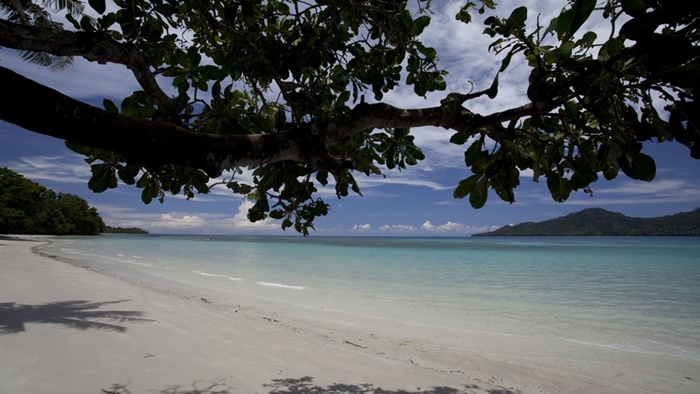 Natsepa, Pantai yang Indah di Amboina