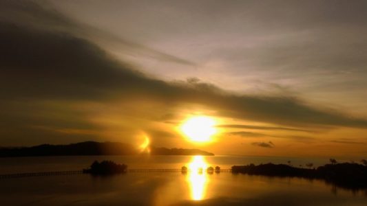 sunset di kepulauan togean