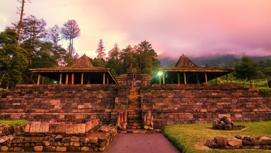 puncak tertinggi candi cetho