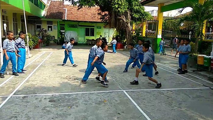 Bentengan, Permainan Perang-perangan dari Jawa Tengah