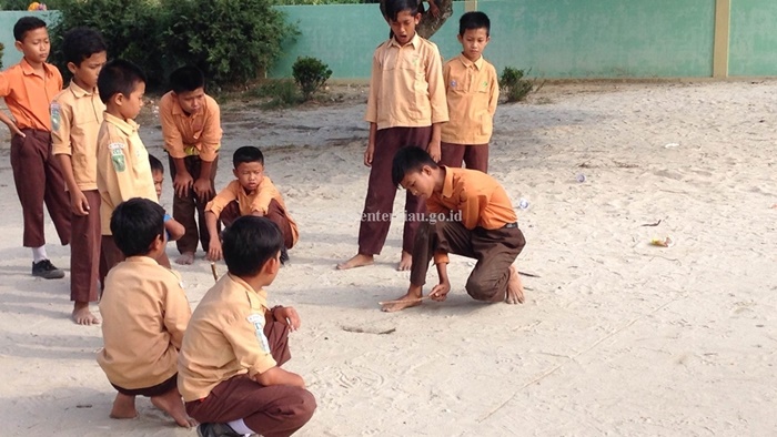 Mengenal Permainan Tradisional Patok Lele