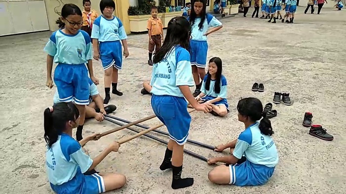 Rangku Alu Permainan Anak Tradisional dari Manggarai, Flores