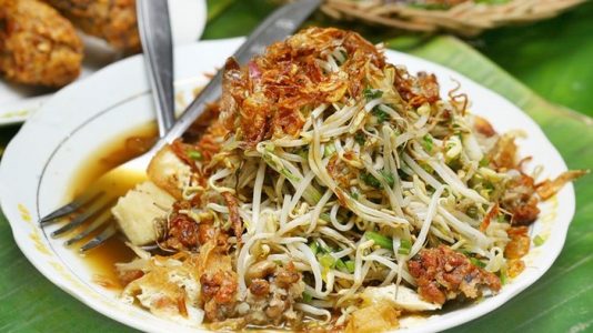 makanan tradisional lontong balap