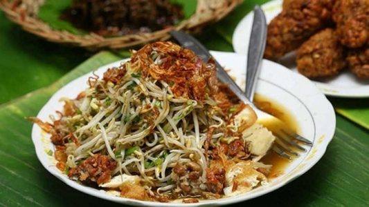 asal usul nama lontong balap