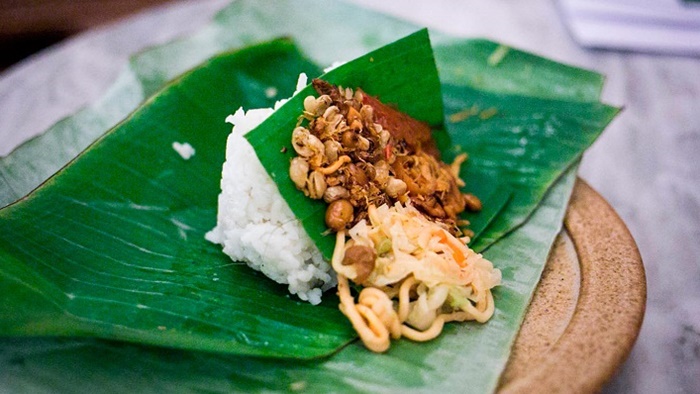 Nasi Jinggo Makanan Khas Bali yang Super Pedas