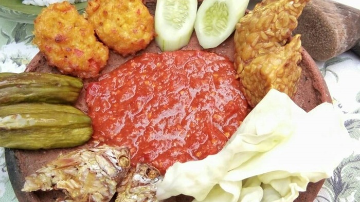 Sego Tempong, Makanan Sejuta Umat Super Pedas dari Banyuwangi