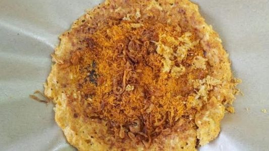 jajanan khas betawi kerak telor