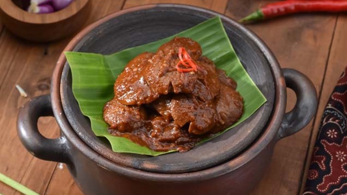 Semur Jengkol, Makanan Khas Penanda Acara Keluarga Betawi