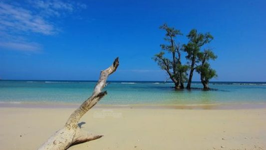 pesona pantai lhok mee