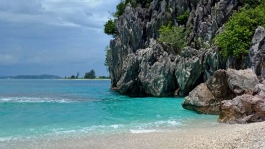 pulau tsunami dekat pulau keluang