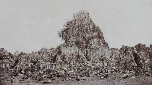 candi prambanan saat ditemukan