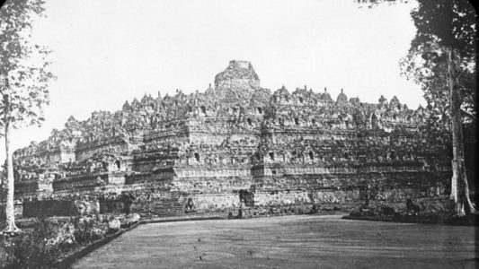 candi borobudur setelah direstorasi