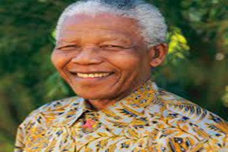 nelson mandela dapat hadiah nobel