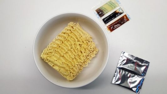 indomie memiliki rasa yang khas