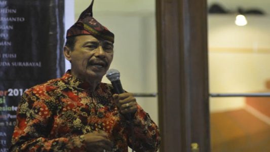 cak kartolo selalu menampilkan lawakan khas dengan bahasa jawa