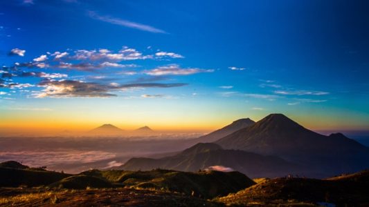 sunrise di gunung prau