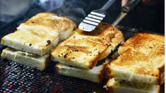 roti bakar eddy pekerjakan puluhan karyawan