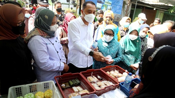 Napas Panjang UMKM Surabaya Bangun Kampung Kue