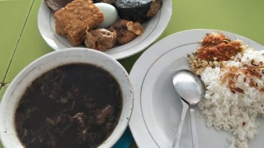 asal-usul nama rawon setan