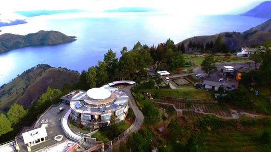 danau toba dari taman simalem