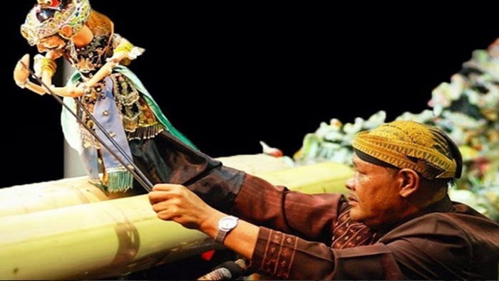 Asep Sunandar Sunarya, Sang Maestro Wayang Golek