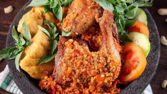 kunci sukses ayam penyet ria